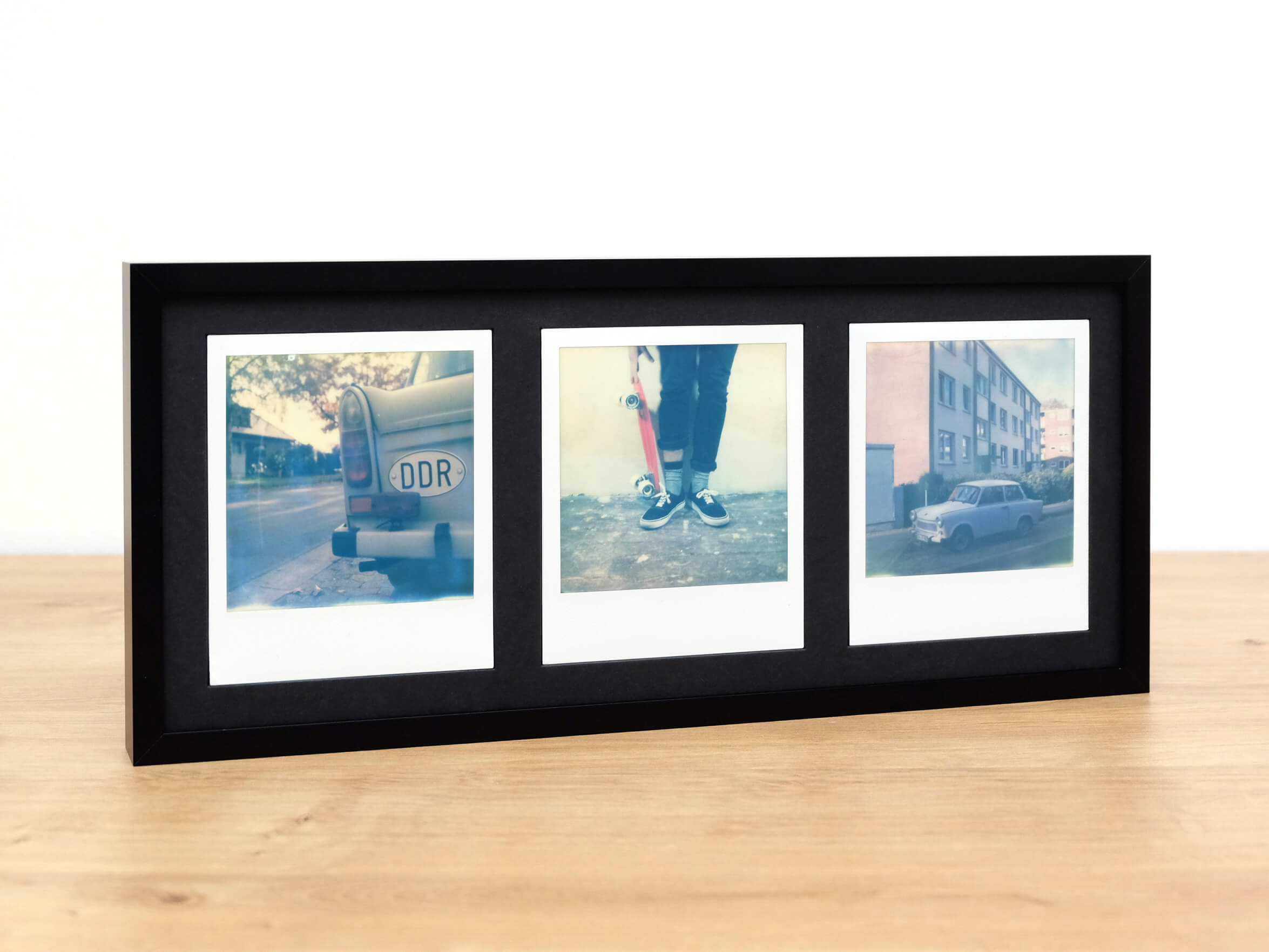 Picture frame for Polaroids, magnetic frame principle | HALBE Rahmen